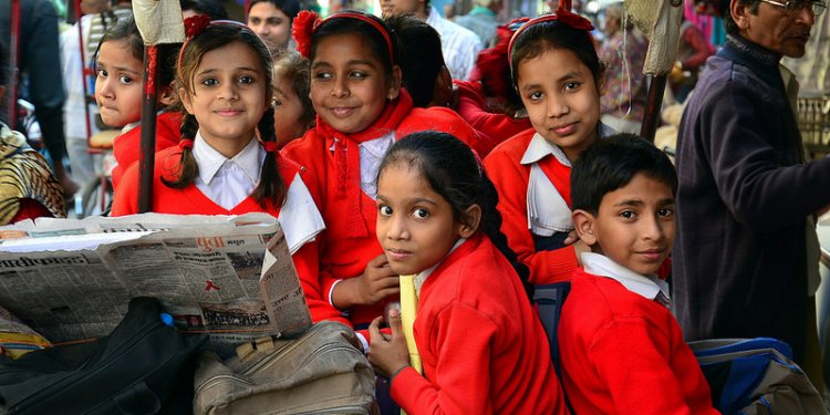 India - Uttar Pradesh - Mathura - School Rickshaw 4