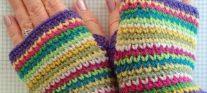 Fingerless gloves crochet that looks like knitting
