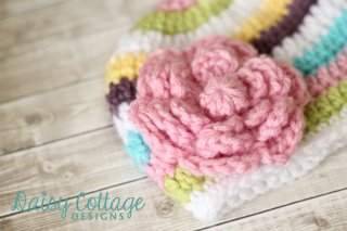 Free flower crochet pattern from Daisy Cottage Designs
