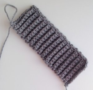 Strip of crochet that looks like knitting sc rib
